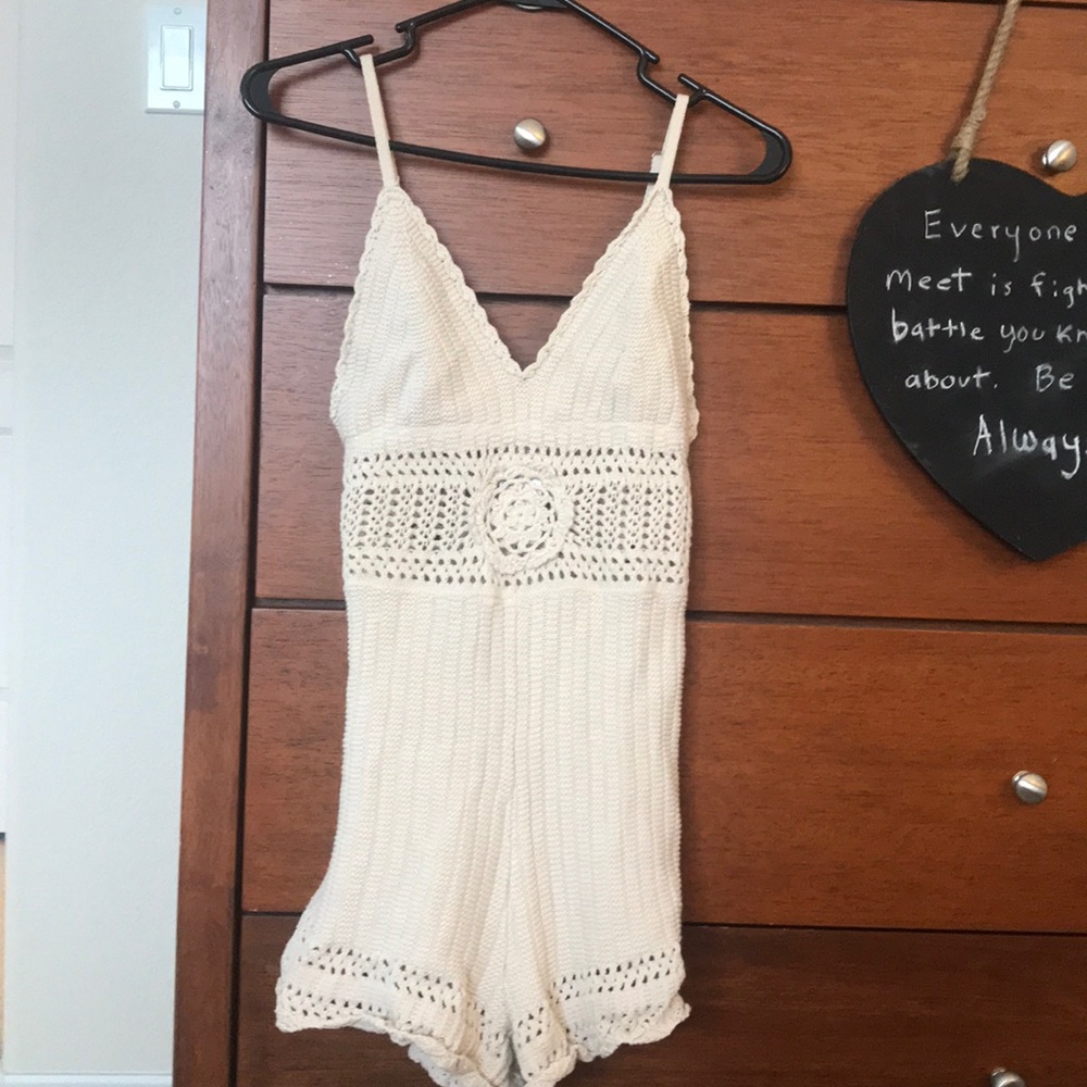 ❤️Adorable Crochet romper. Medium